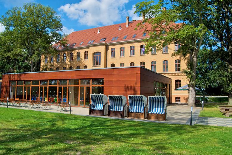 Younior-Hotel Stralsund Exterior foto